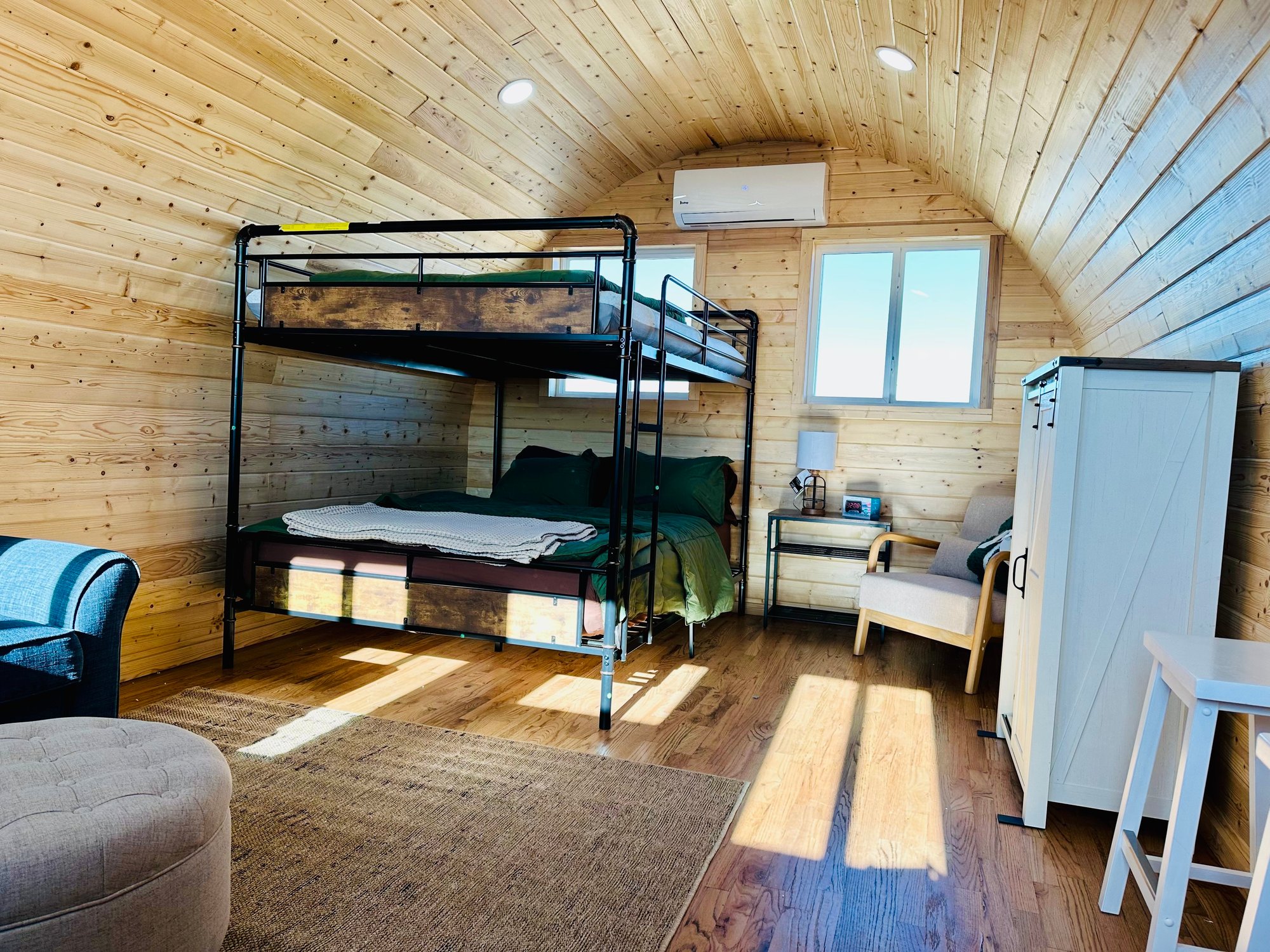 Interior bunk 1-2